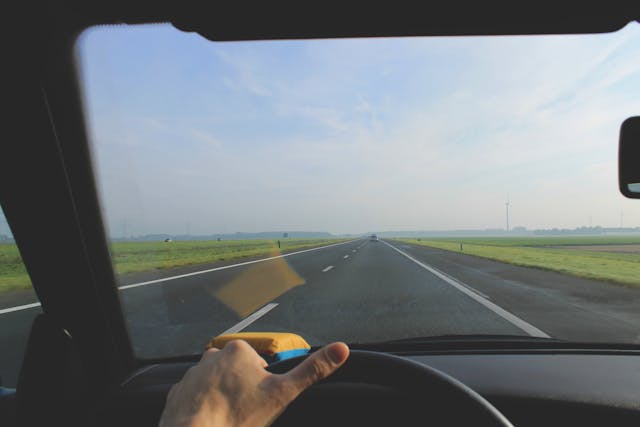 Het verschil tussen rijbewijs B en BE: wat mag je met een aanhanger?